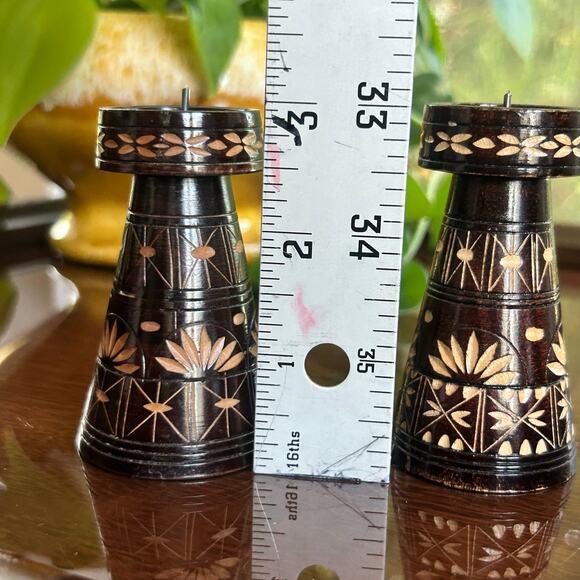 Vintage Hand-Carved Indian Wood Candle Holders – Pair with Floral Inlay Design - Picture 5 of 11
